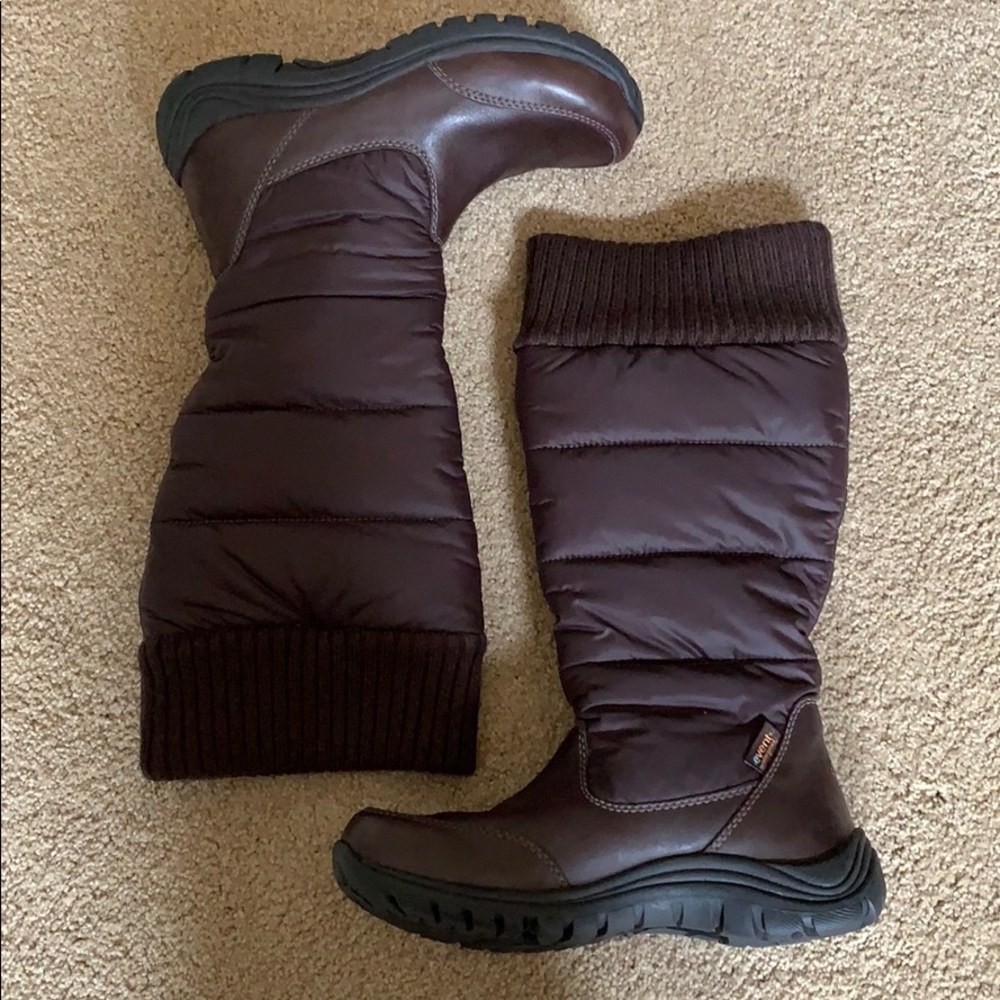 NWOB UGG Event Waterproof Boots
